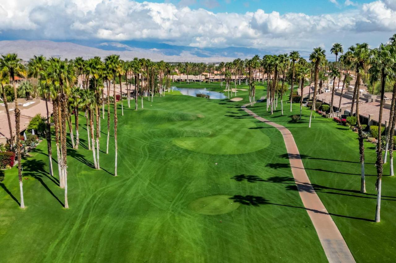 V3859 - Waterfall Hole Palm Desert Exterior photo