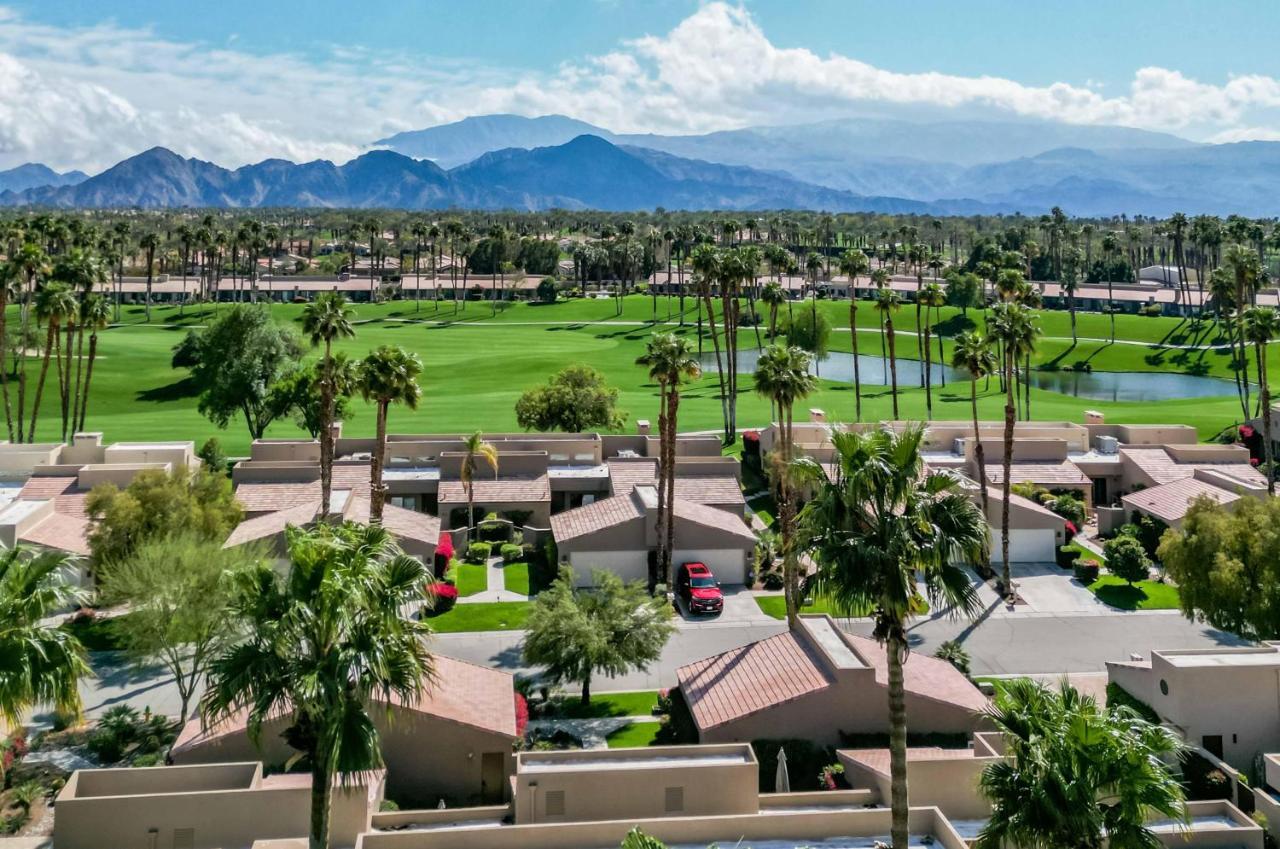 V3859 - Waterfall Hole Palm Desert Exterior photo