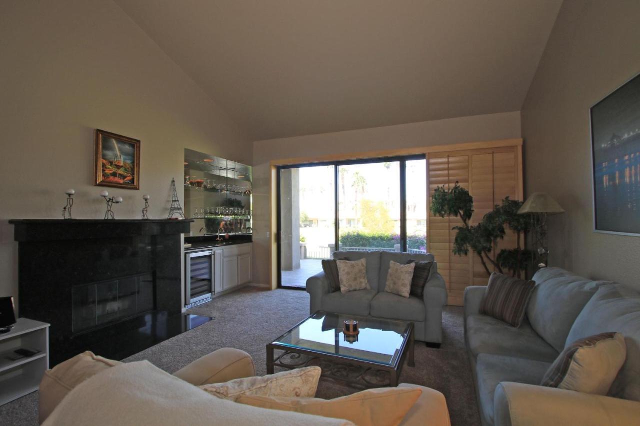 V3859 - Waterfall Hole Palm Desert Exterior photo