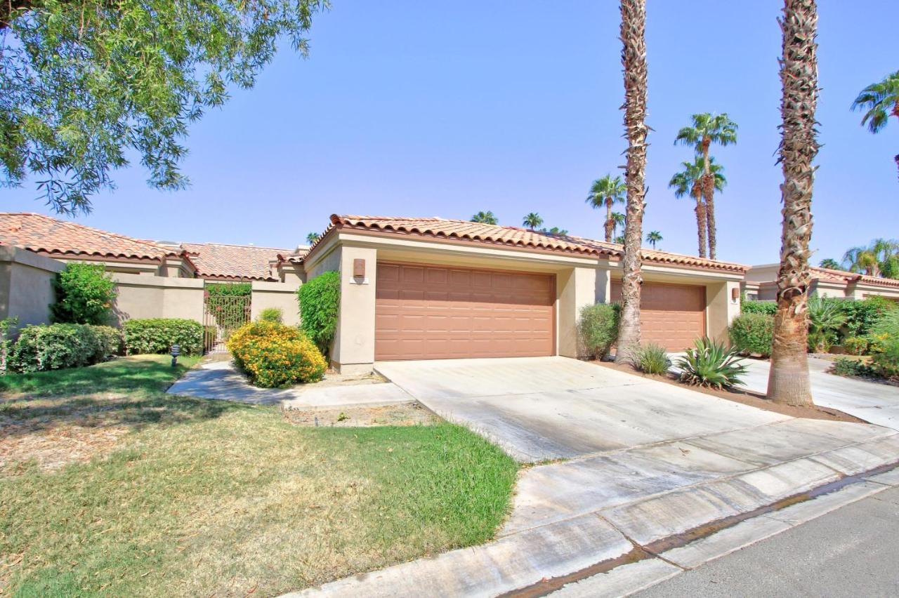 V3859 - Waterfall Hole Palm Desert Exterior photo