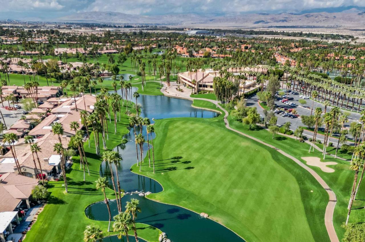 V3859 - Waterfall Hole Palm Desert Exterior photo